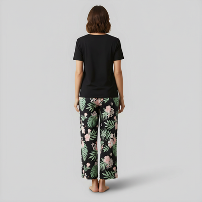 V Shaped Sleepwear And Capri Pajama Set