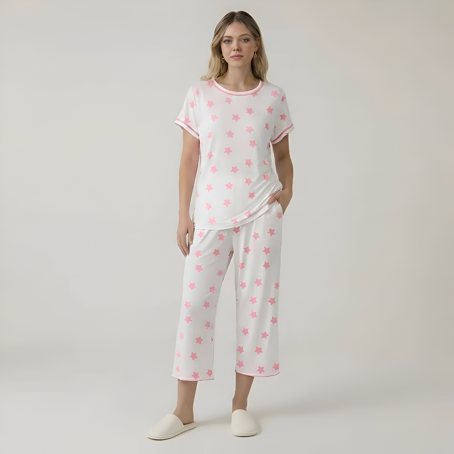 Short Sleeve Star Printed Capri Pajama Set For Women