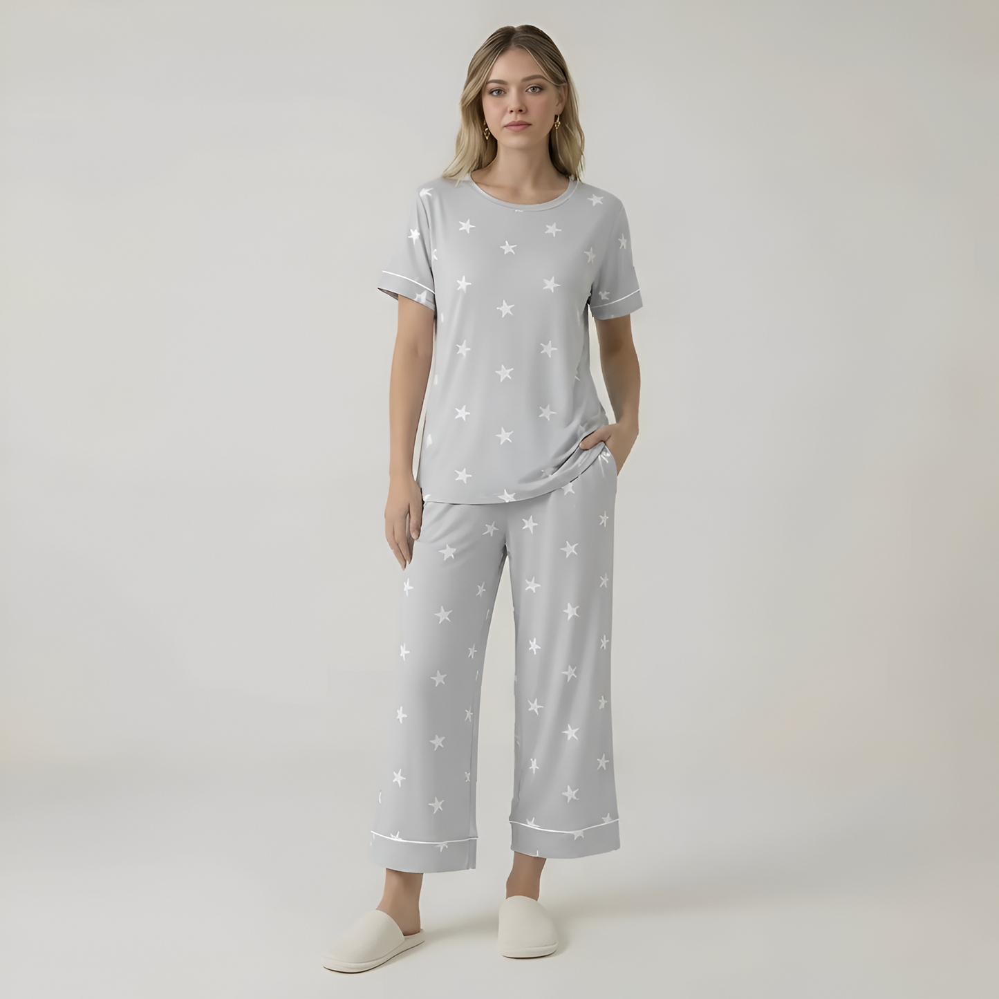 Short Sleeve Star Printed Capri Pajama Set For Women