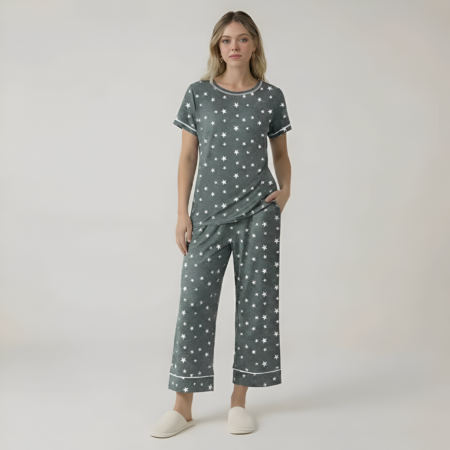 Short Sleeve Star Printed Capri Pajama Set For Women