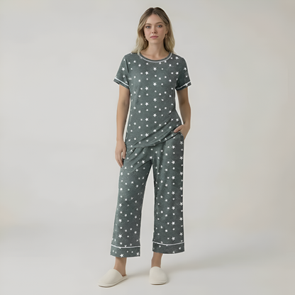 Short Sleeve Star Printed Capri Pajama Set For Women
